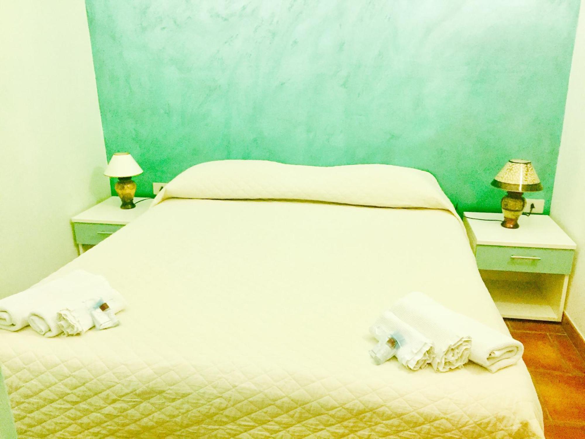 Ambrosia Hostel Alessandria del Carretto Экстерьер фото