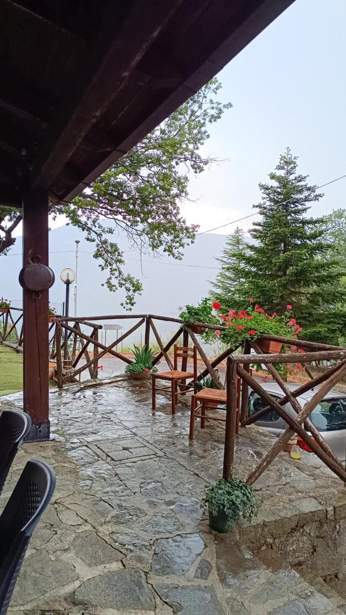 Ambrosia Hostel Alessandria del Carretto Экстерьер фото